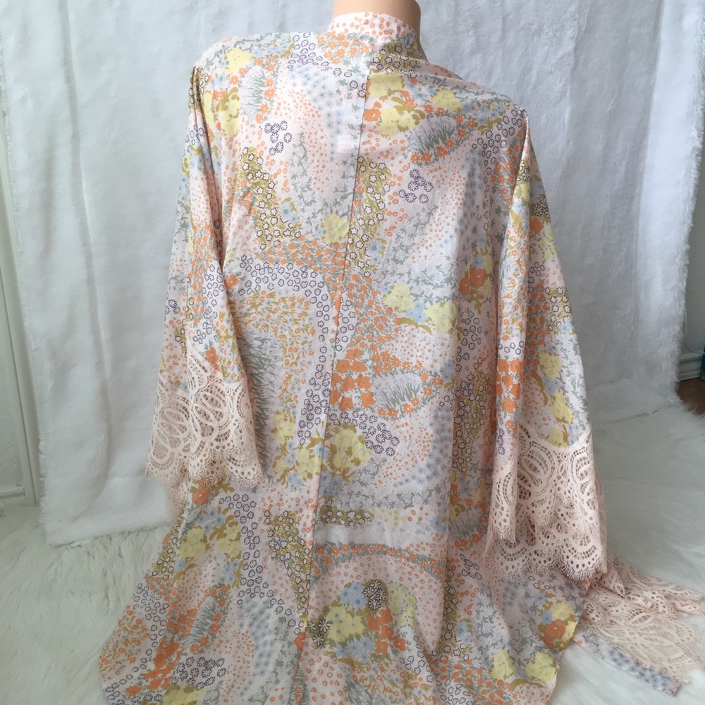 VS Floral Ivory Lace Kimono Robes Size M/L - Picture 6 of 8